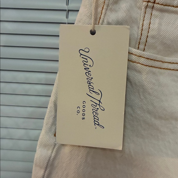 Universal Thread Women's Straight Leg Cream Jeans - Picture 2 of 4